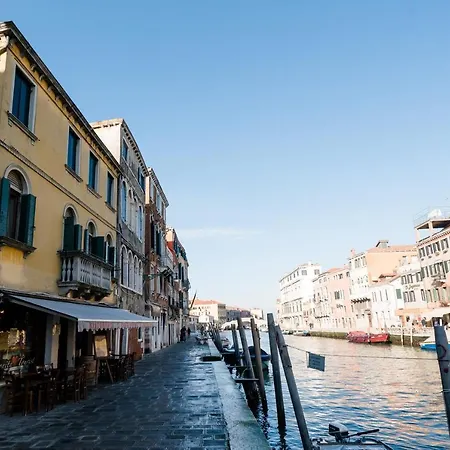 Casa Virginia Direct At The Canal Cannaregio With Own Roof Terrace Venice
