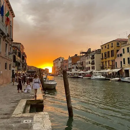 Apartment Casa Virginia Direct At The Canal Cannaregio With Own Roof Terrace Venice
