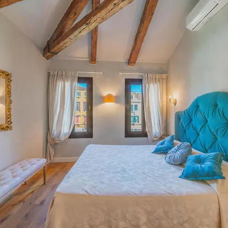 Casa Virginia Direct At The Canal Cannaregio With Own Roof Terrace Apartment Venice
