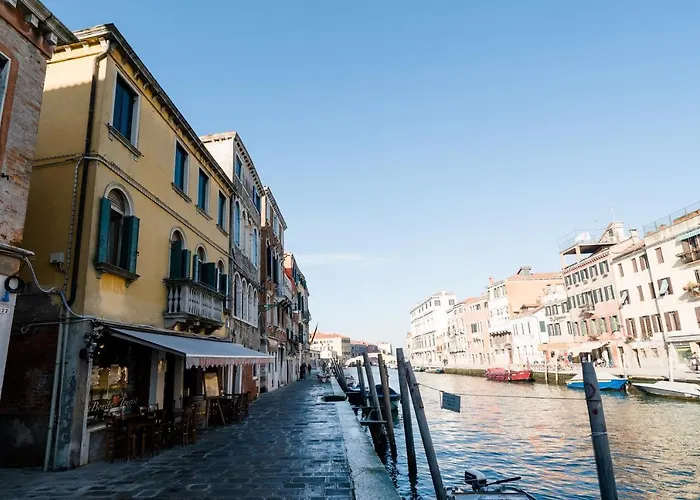 Casa Virginia Direct At The Canal Cannaregio With Own Roof Terrace Venise
