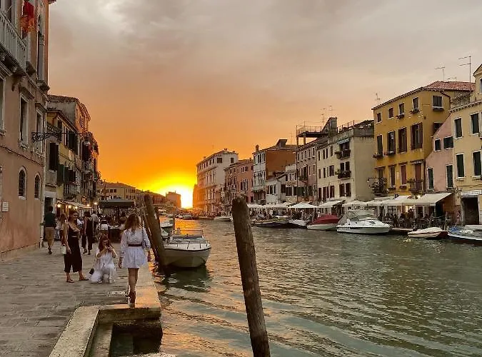 Appartement Casa Virginia Direct At The Canal Cannaregio With Own Roof Terrace Venise