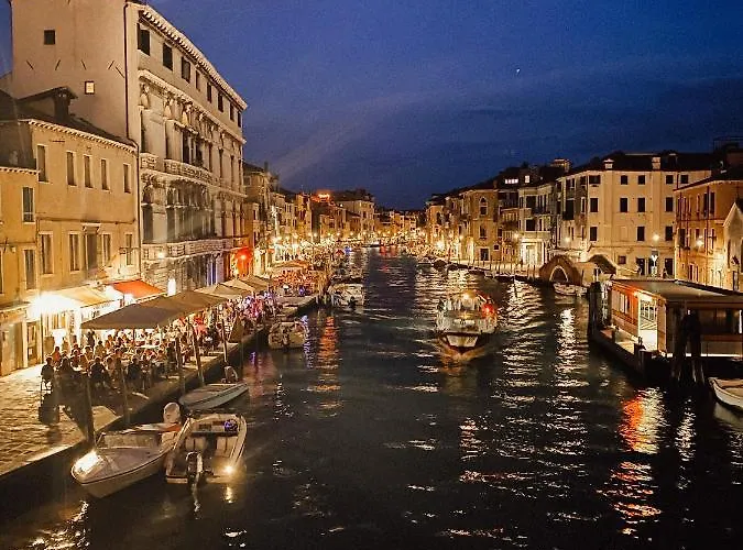 Casa Virginia Direct At The Canal Cannaregio With Own Roof Terrace