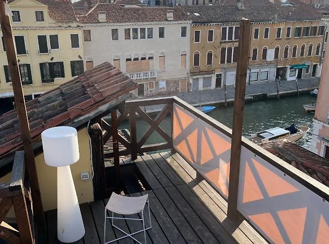 Casa Virginia Direct At The Canal Cannaregio With Own Roof Terrace Appartement