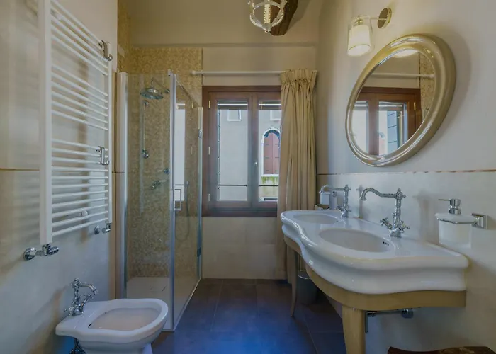 Casa Virginia Direct At The Canal Cannaregio With Own Roof Terrace *