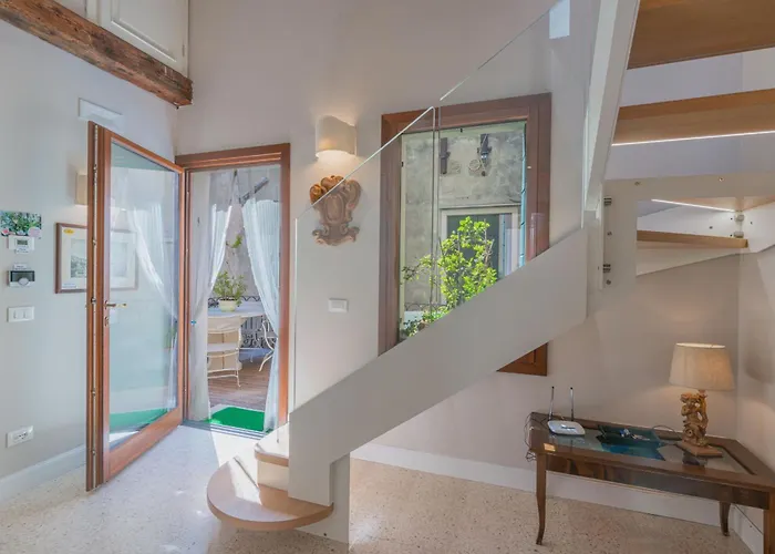 Casa Virginia Direct At The Canal Cannaregio With Own Roof Terrace