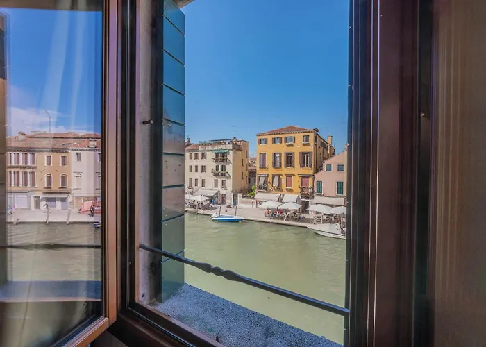 Casa Virginia Direct At The Canal Cannaregio With Own Roof Terrace Appartement