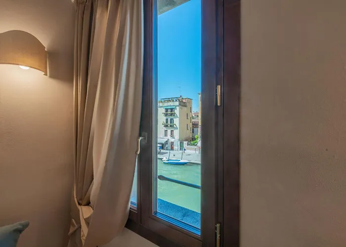 Appartement Casa Virginia Direct At The Canal Cannaregio With Own Roof Terrace