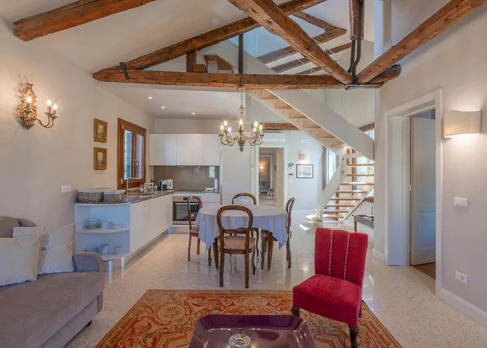 Casa Virginia Direct At The Canal Cannaregio With Own Roof Terrace Appartement Venise