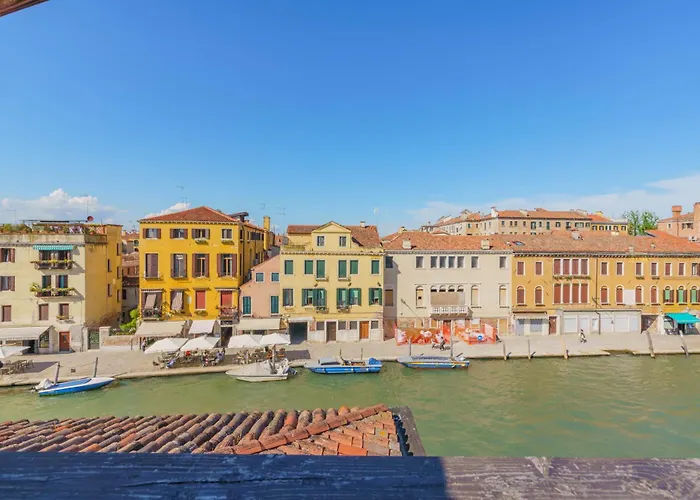 Casa Virginia Direct At The Canal Cannaregio With Own Roof Terrace * Venise