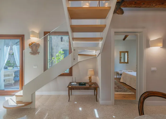 Casa Virginia Direct At The Canal Cannaregio With Own Roof Terrace Venise